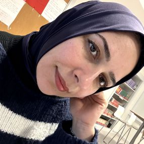 Mala, Babysitter i Neder Vindinge