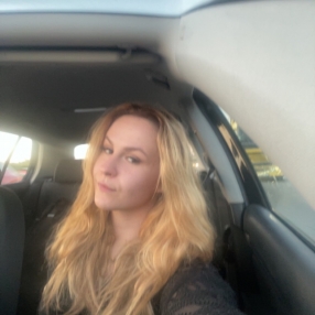 Emilie, Babysitter in Kastrup