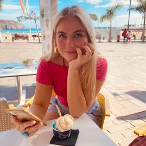 Rebekka, Babysitter i Horsens