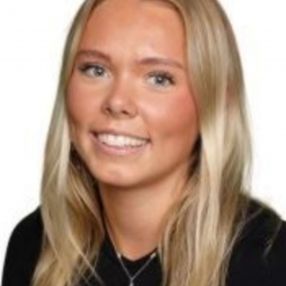 Alberte, Babysitter in Lejre
