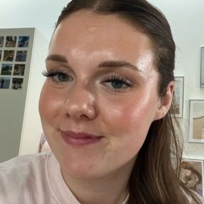 Julie, Babysitter i Kerteminde