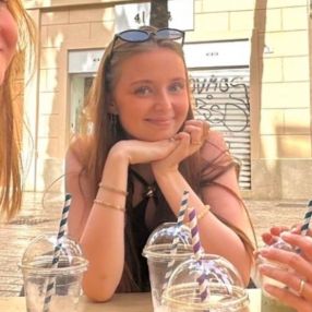 Tara Lif, Babysitter i Lemvig