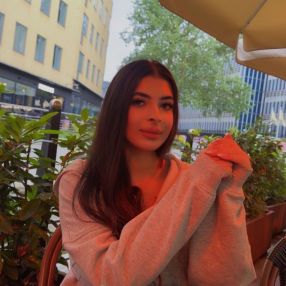 Varga, Babysitter i Aarhus
