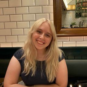 Dorina, Babysitter in Vejle