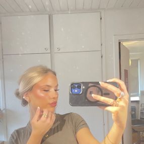 Laura, Babysitter i Rønne