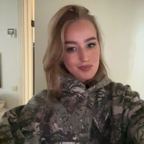 Cecilie, Babysitter in Tibberup