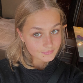 Louise, Babysitter i Aarhus