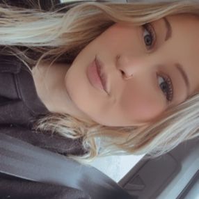 Felicia, Babysitter i Høng