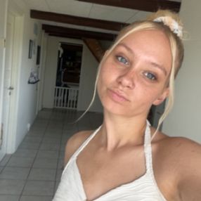 Emelie, Babysitter i Haslev