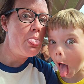 Line, Familie i Dianalund
