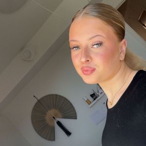 Emilia, Babysitter i Hillerød
