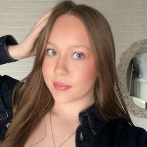 Cecilie, Babysitter i Hørve