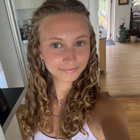 Thea, Babysitter i Frederikssund