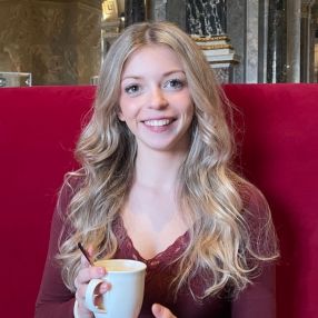 Nova, Babysitter i København