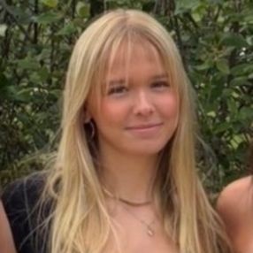 Victoria, Babysitter i Værløse