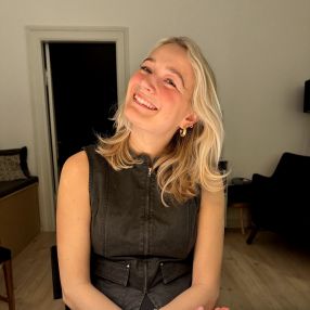 Line, Babysitter in København