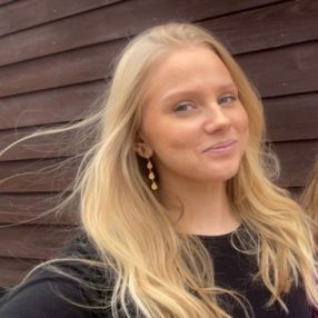 Emilie Fuglsang, Babysitter i Gelsted