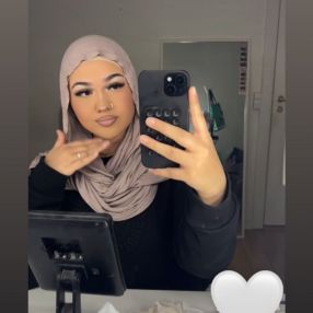 Laiba, Babysitter i Vallensbæk Landsby