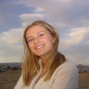 Cecilie, Babysitter in Middelfart