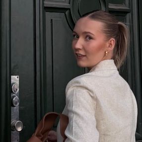 Celine, Babysitter i Odense