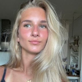 Caroline Liv, Babysitter i Helsingør