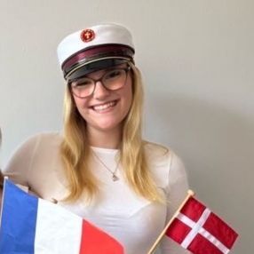 Laura, Babysitter i Hvidovre