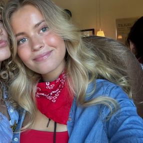 Signe, Babysitter i Helsinge
