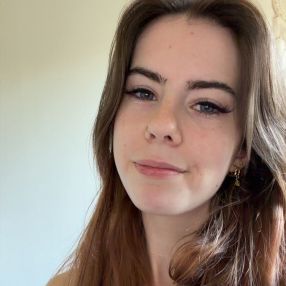 Emma, Babysitter i Avedøre