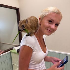 Victoria, Babysitter i Taastrup