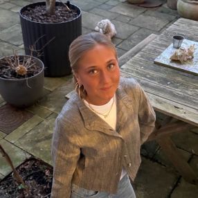 Isabella, Babysitter in Klampenborg