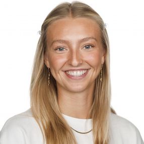 Victoria, Babysitter i København