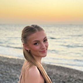 Julie, Babysitter in Aalborg