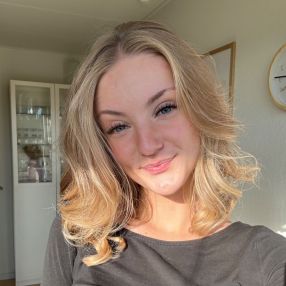 Julie, Babysitter i Aalborg