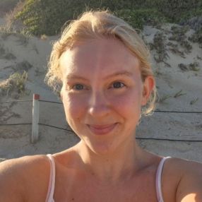 Emma, Babysitter i Greve