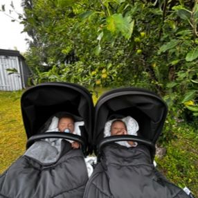 Akello, Familie i Ballerup
