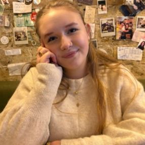 Alberte, Babysitter i Odense