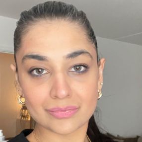 Amber, Familie i Avedøre