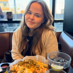 Nikoline, Babysitter in Ballerup