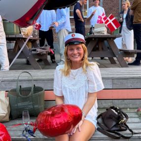 Caroline, Babysitter i Virum
