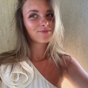 Frida, Babysitter i Viborg