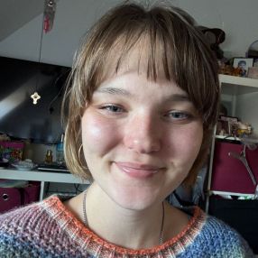 Caroline, Babysitter i Holbæk