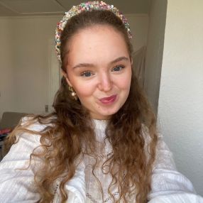 Mille Kjærsgaard, Babysitter i Hjørring