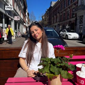 Madina, Babysitter i Lystrup