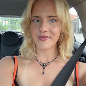 Maddie, Babysitter i Værløse