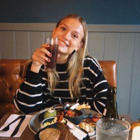 Filippa, Babysitter i Karup