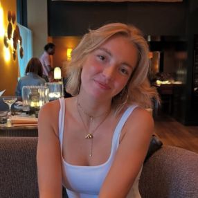 Andrea, Babysitter in København