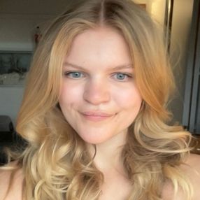 Victoria, Babysitter in København