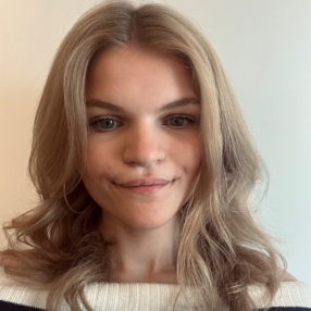 Victoria, Babysitter i København