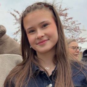 Frederikke, Babysitter i Islev