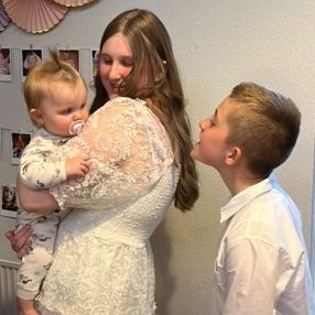 Emma Duelund Sylvest, Babysitter in Albertslund